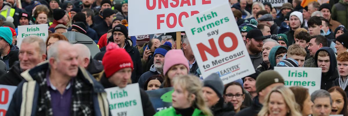 Aontacht's banner