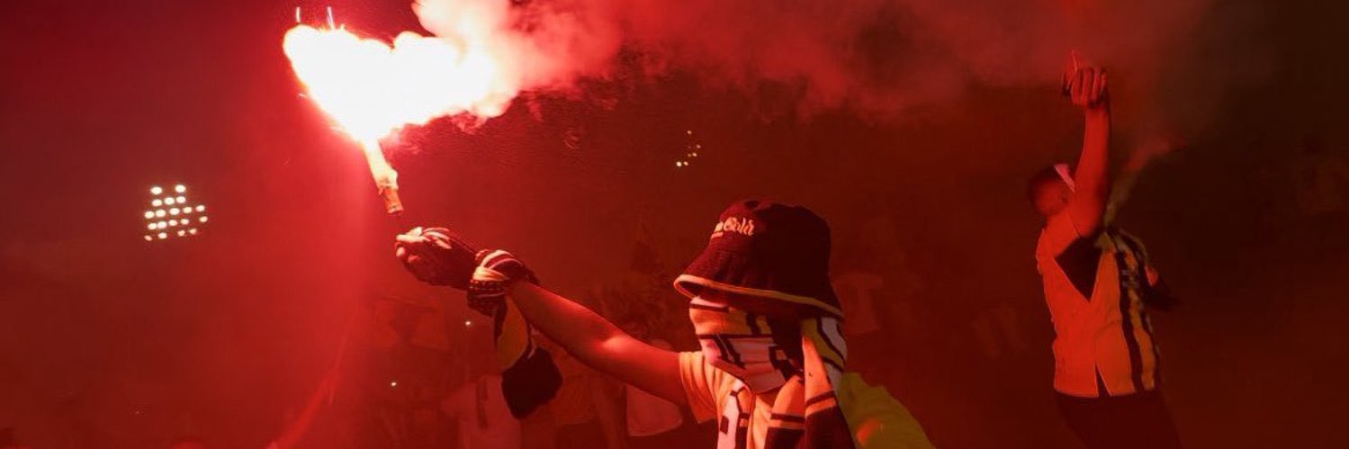 1's banner