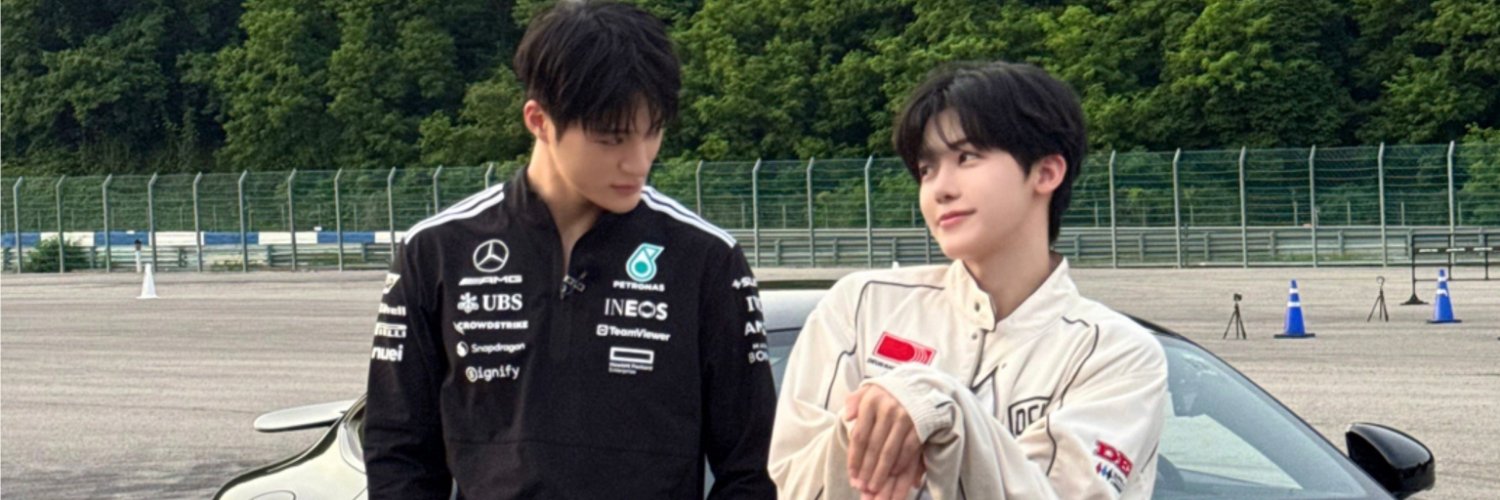 nikki ⋆ new markhyuck four tweets au!⋆'s banner