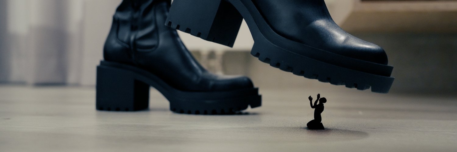 Giantess Ella | XGiantess's banner