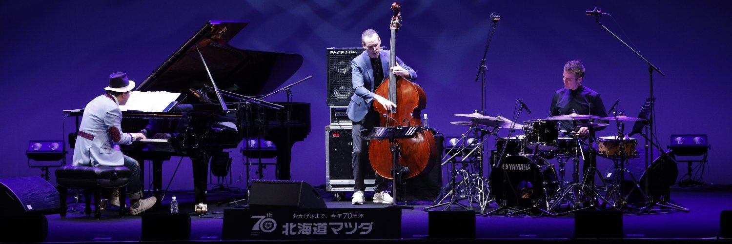 Senri Oe's banner
