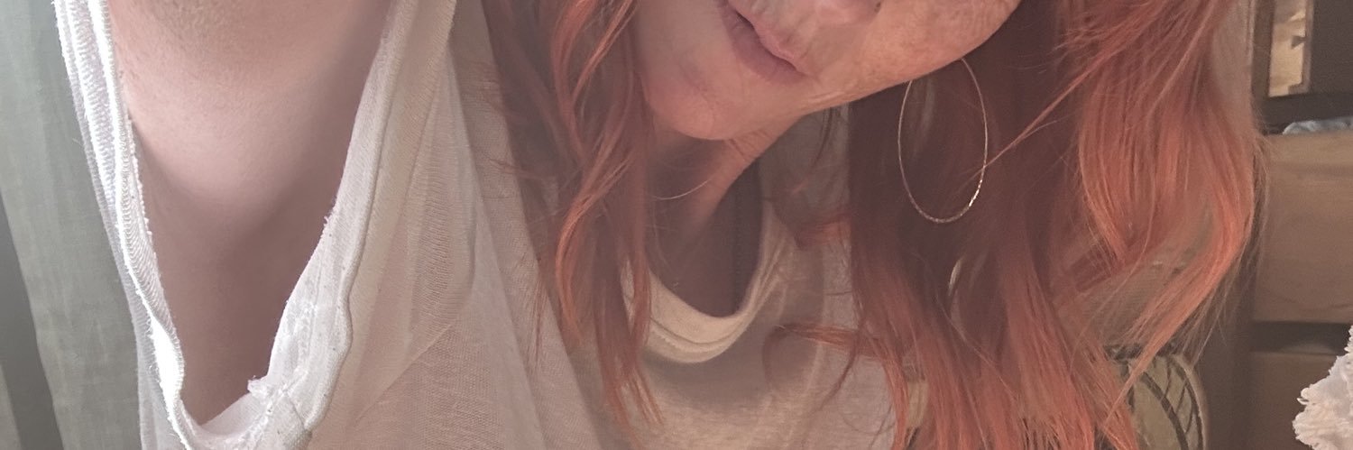 scarlett's banner