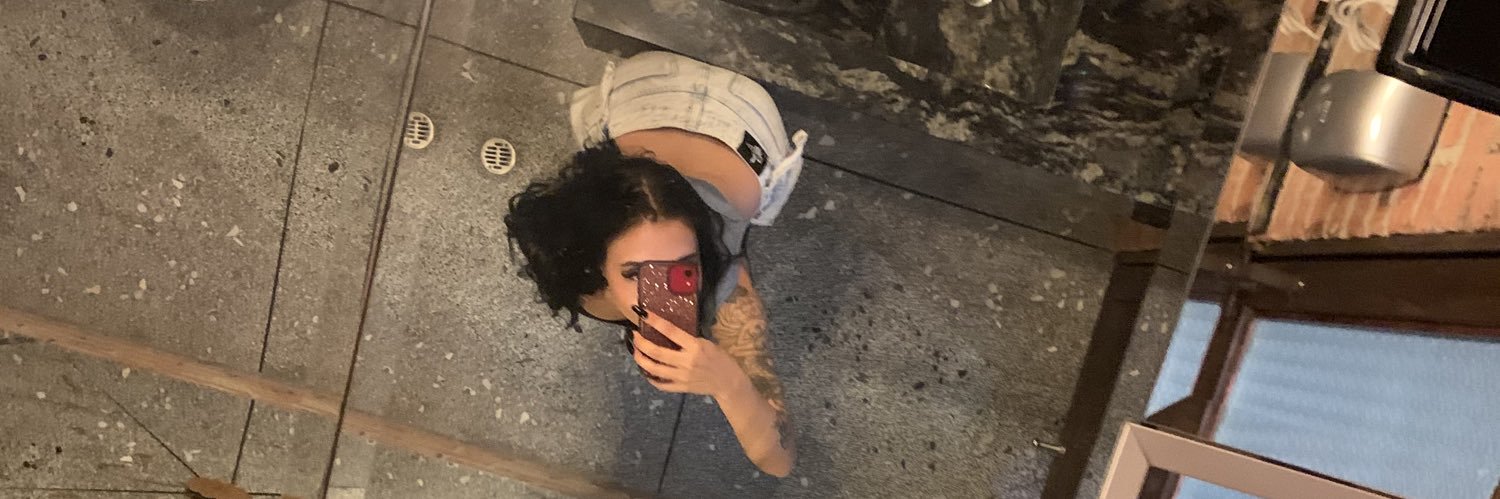 nelav00🦋's banner