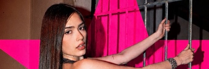 Carla Clavijo's banner