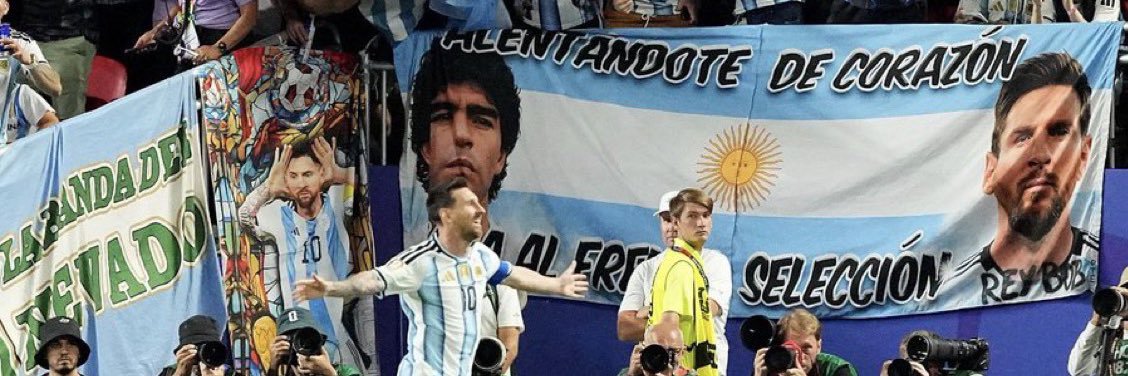 O #48's banner