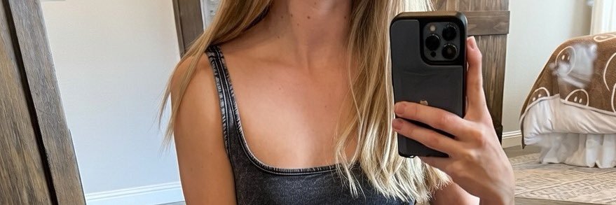 Brooke Jones - Myposedtoes - BIRTHDAY 10/24 🎂's banner