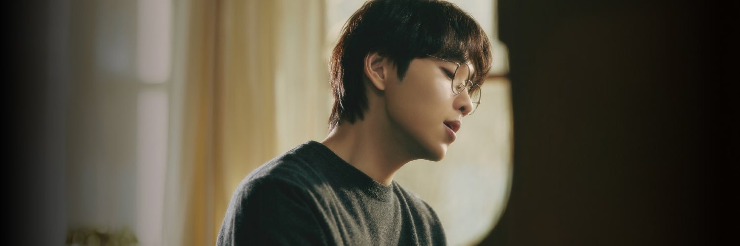 이석훈(LEESEOKHOON)'s banner