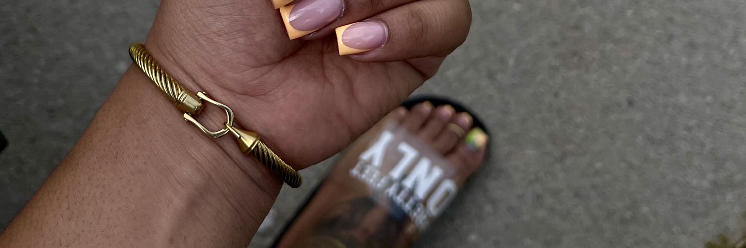 Blanco Mami ❄️No DMs! Click the link in my Bio!'s banner