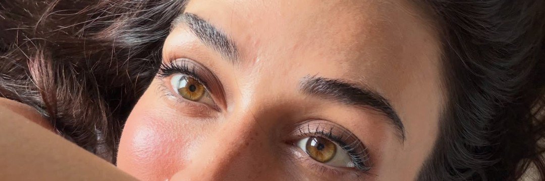 no context esra bilgiç's banner
