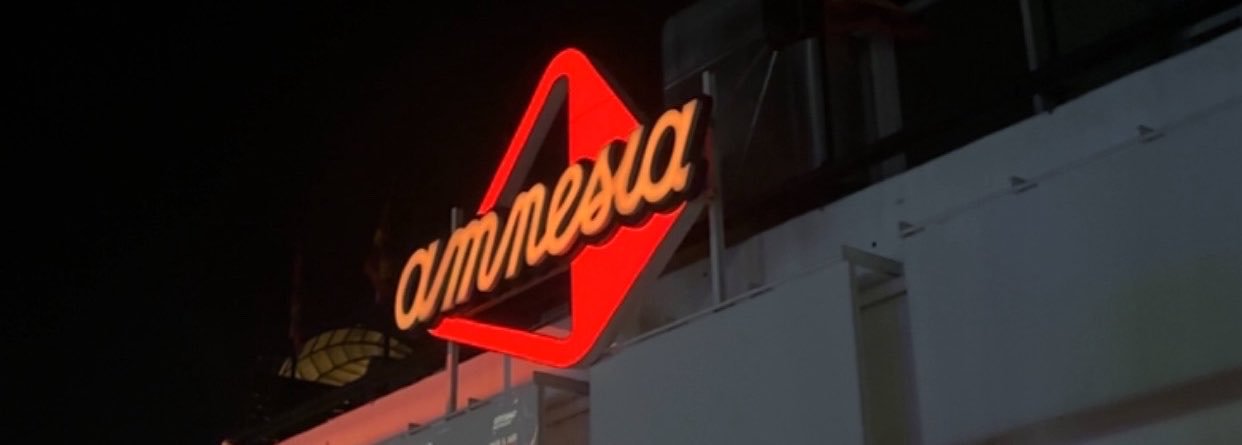 AM's banner