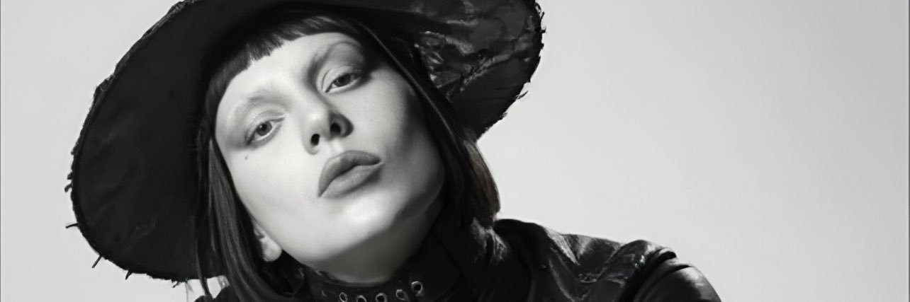 Marih viu a GAGA! (2X)'s banner