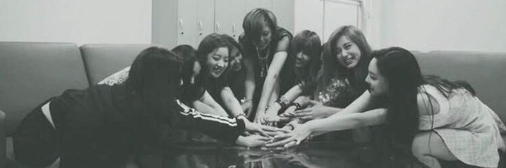 TWICE's banner