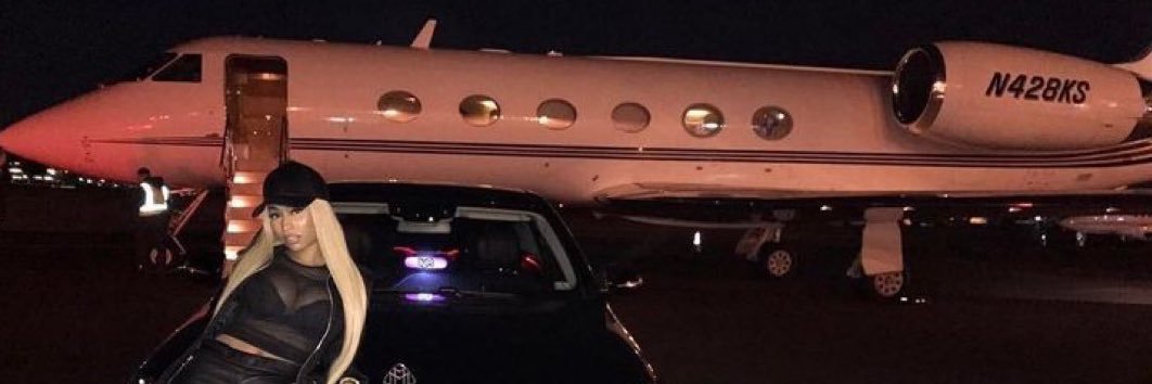 Nana 💕 🎟️'s banner