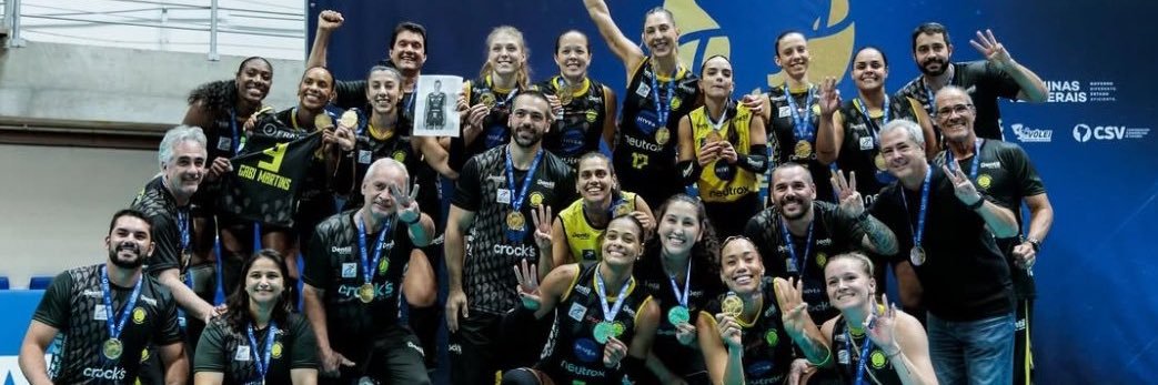 rico, e n é de dinheiro's banner