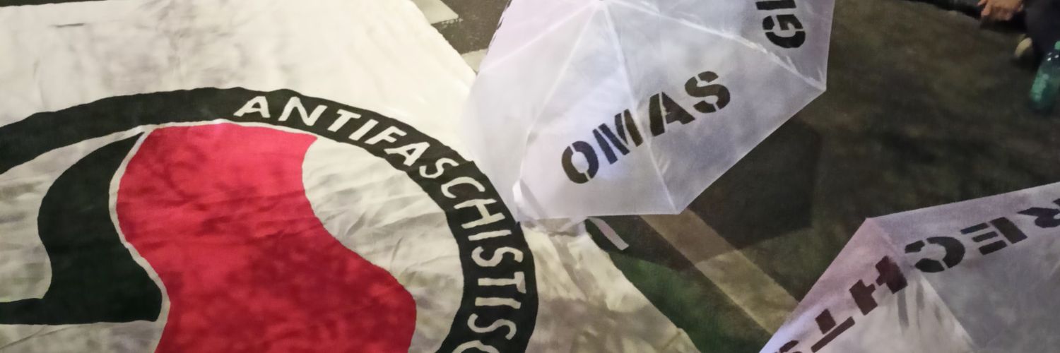 OMA GEGEN RECHTS's banner