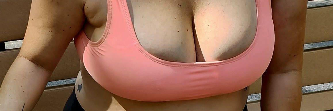 Big Tittie Hoe's banner
