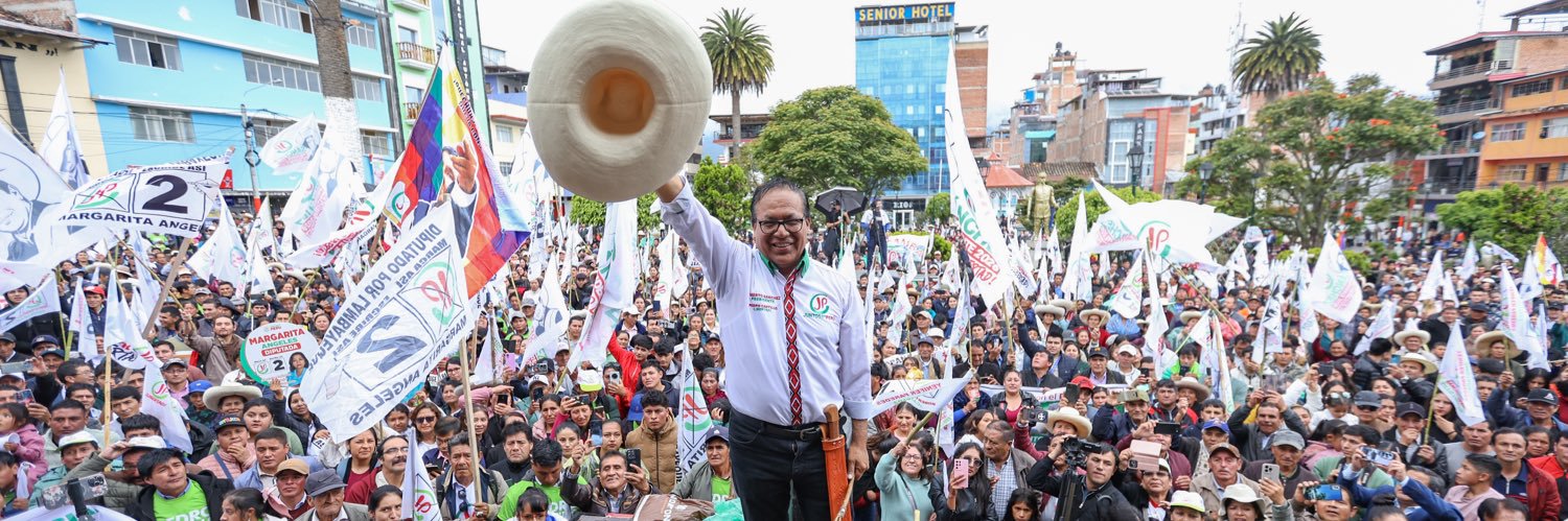 Roberto Sánchez Palomino's banner
