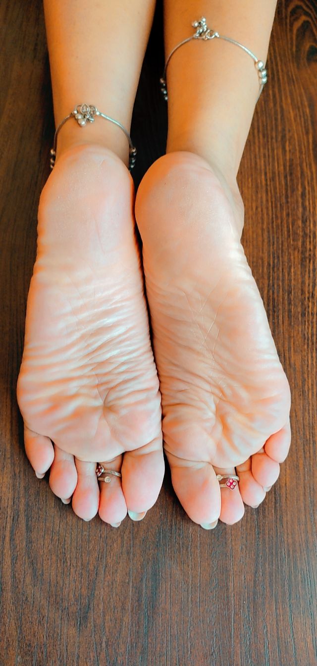 ILa feet queen's banner