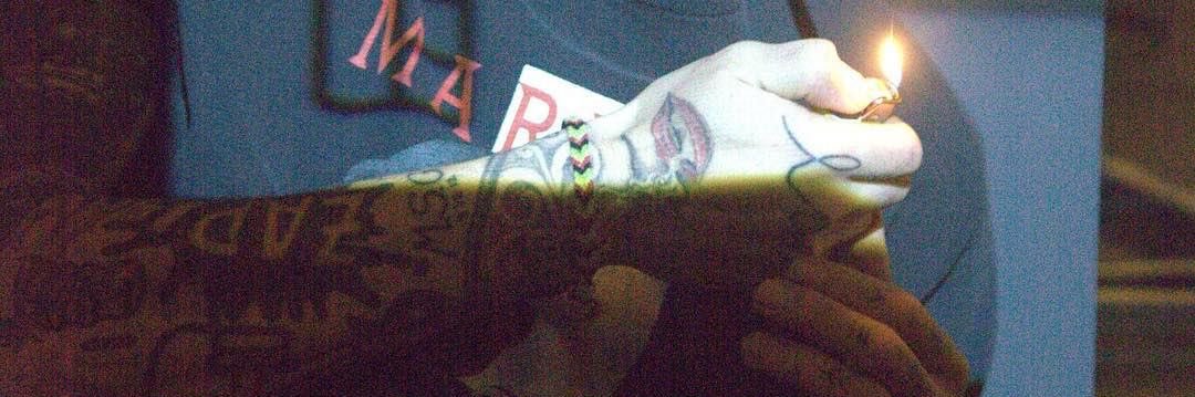 †'s banner