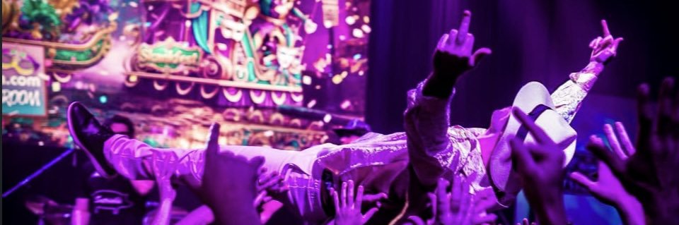 Crack Amico's banner