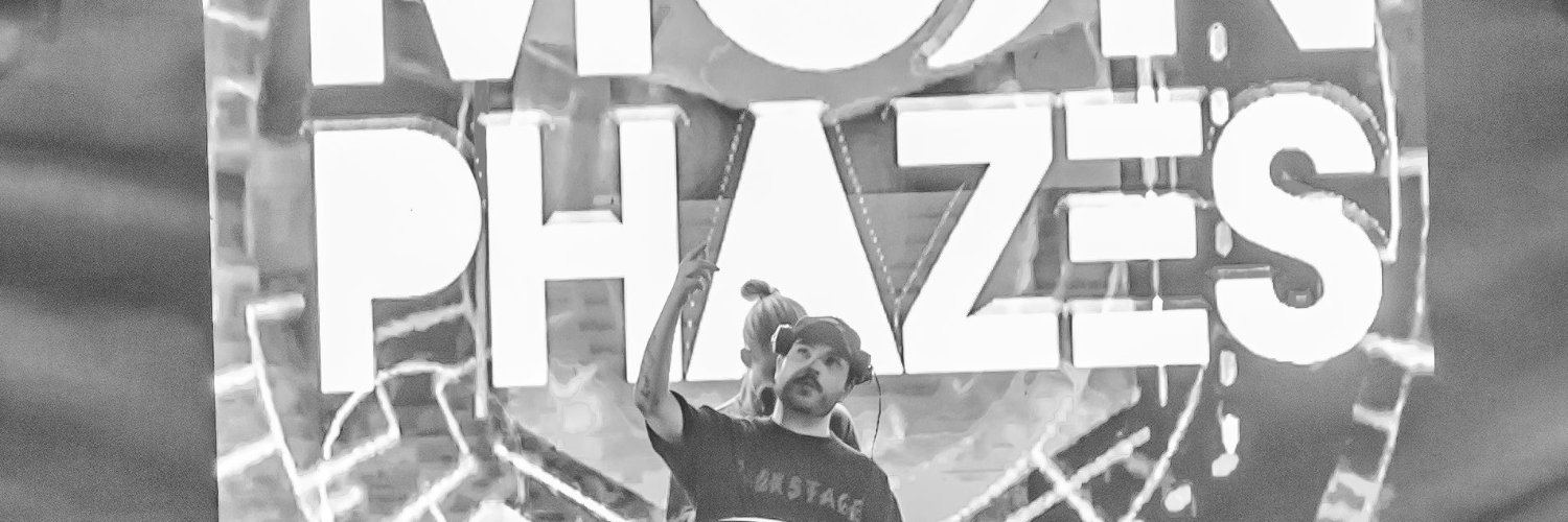 Moonphazes's banner