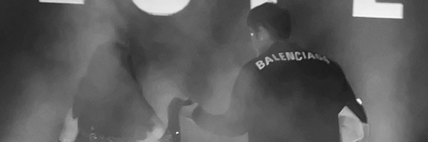 Lhauren 🦋's banner
