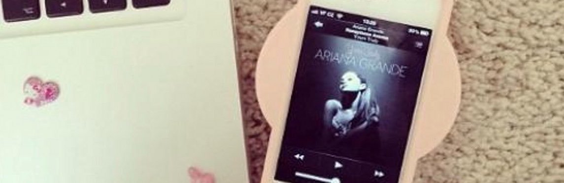 ariana bucetuda's banner