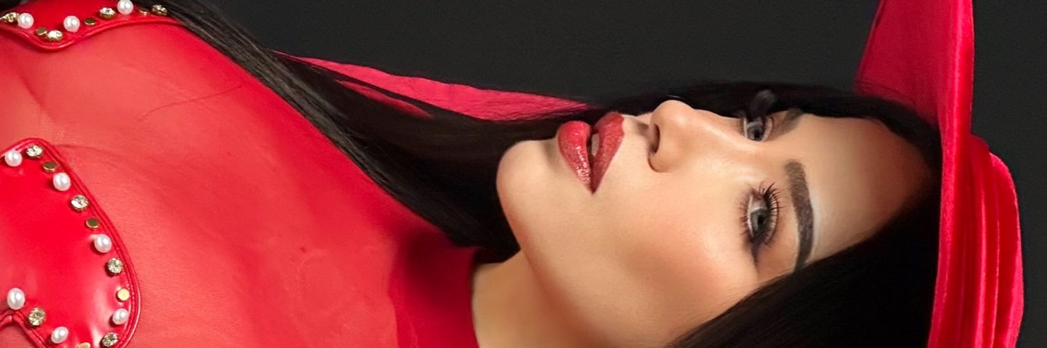 Burcu Güneş's banner