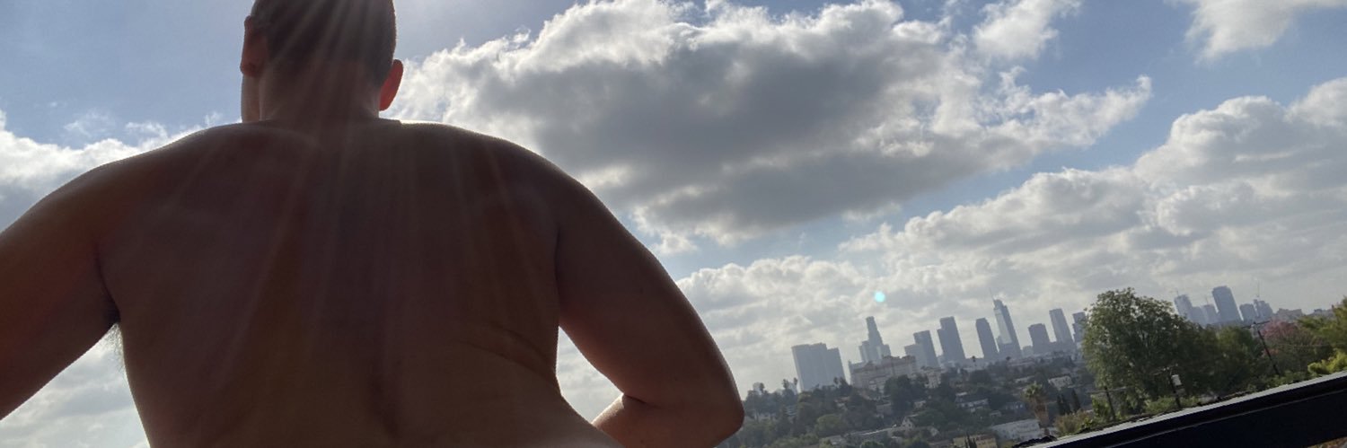 Itsonlyabody_ (3.2k)'s banner