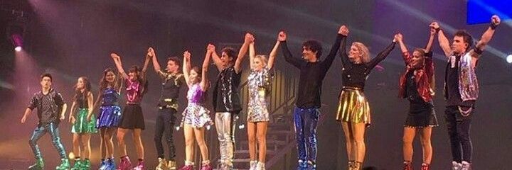r ♡'s banner