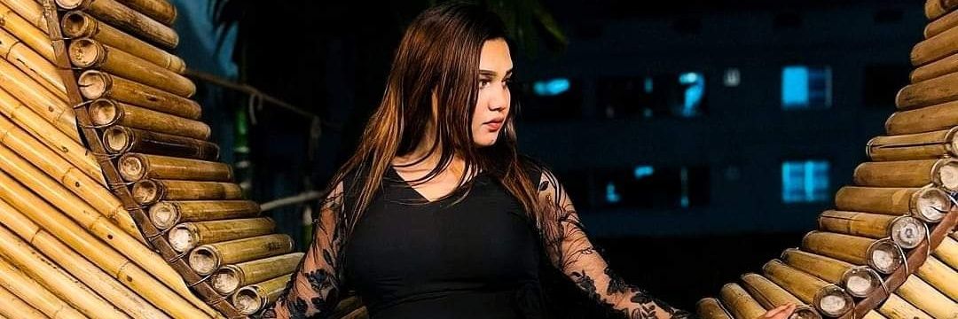 Riya Moni's banner