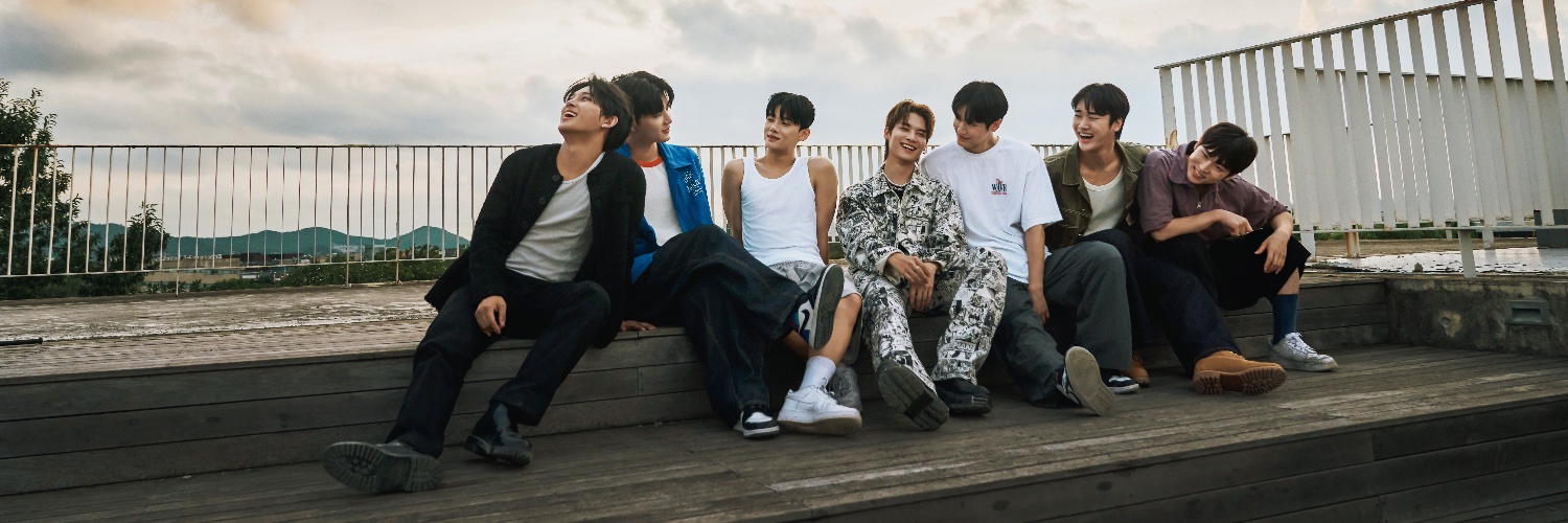 수업중입니다 official's banner