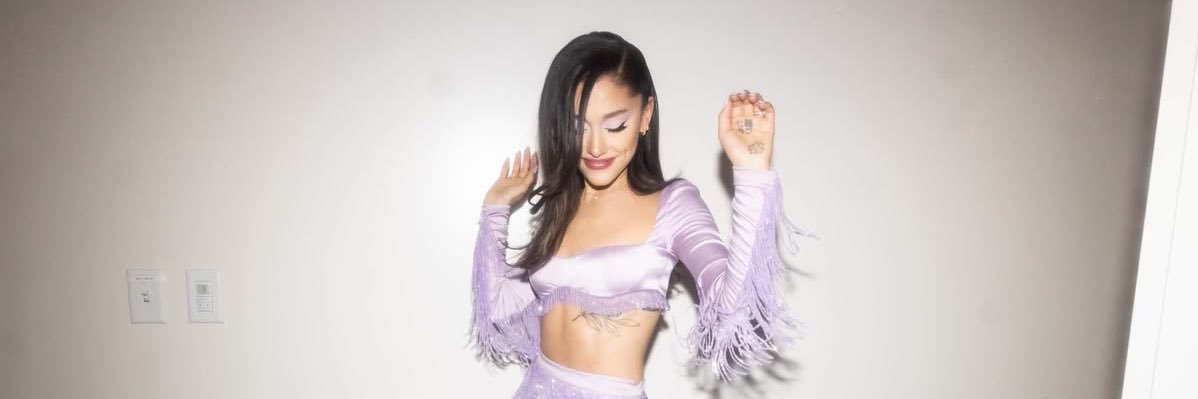🦢 is NOT seeing ariana 😭's banner