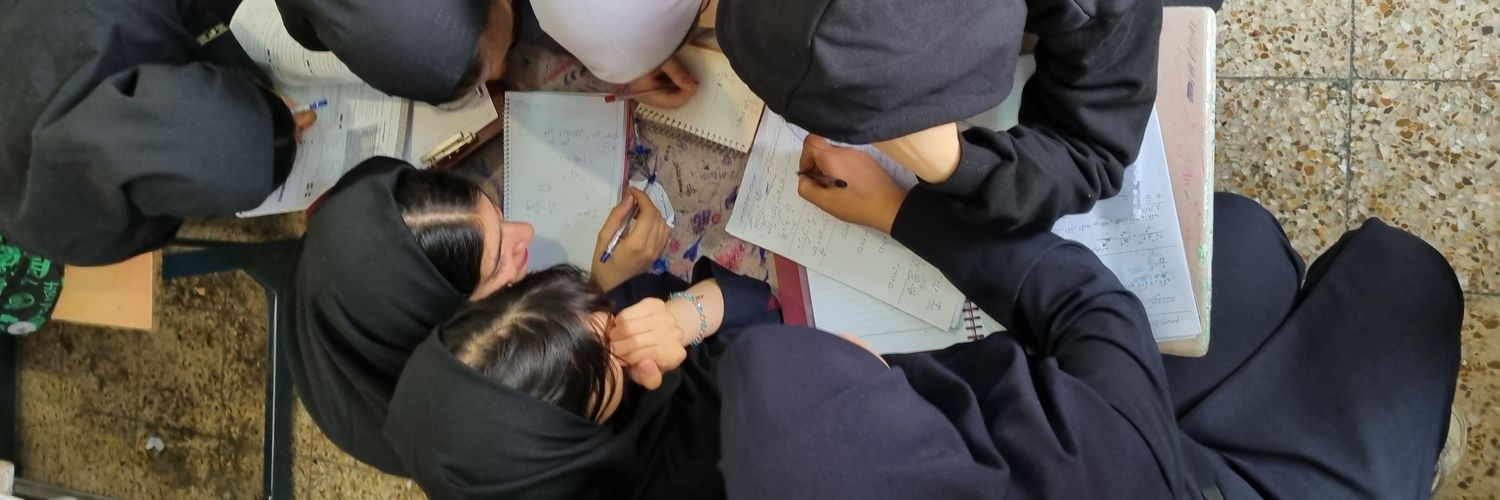معلم دهه هفتادی🎒's banner