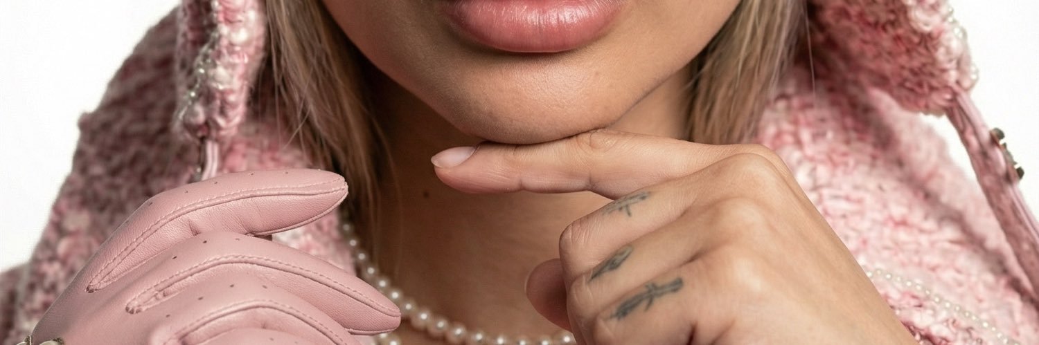 ARIANA RODRIGUEZ's banner