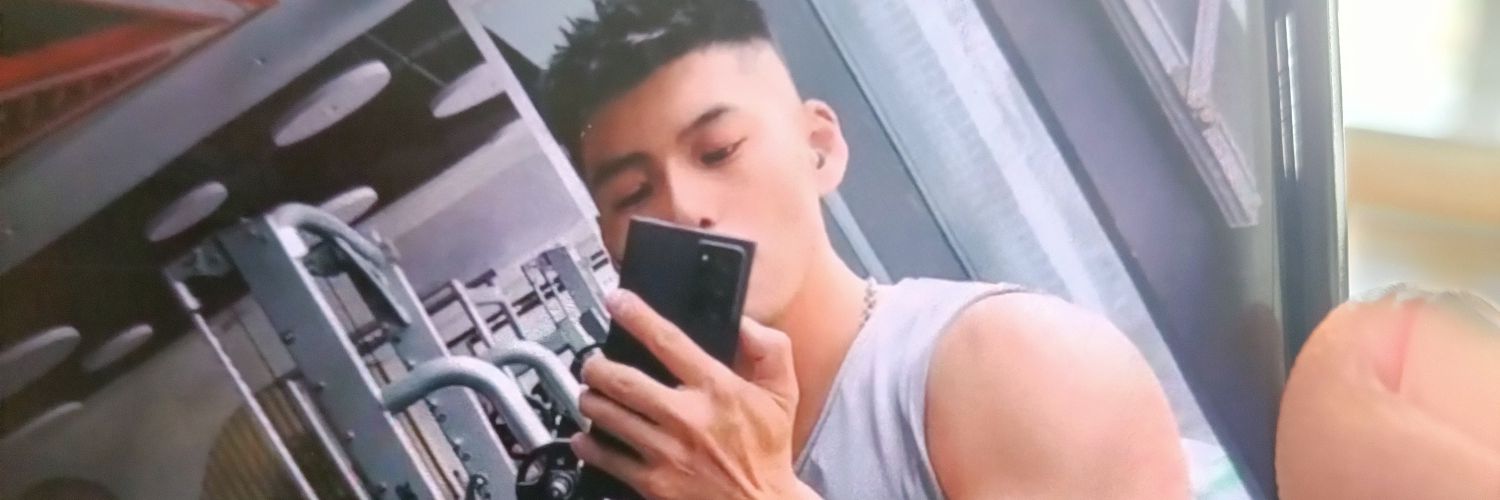 半生给了狗 一生给了手's banner