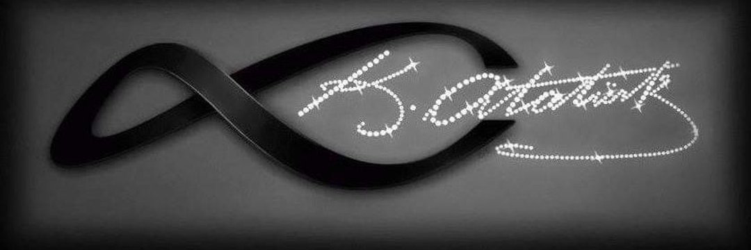 Mai...💙💛⛵'s banner