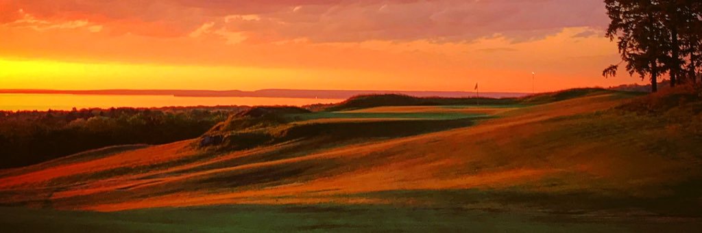 Marquette Golf Club's banner