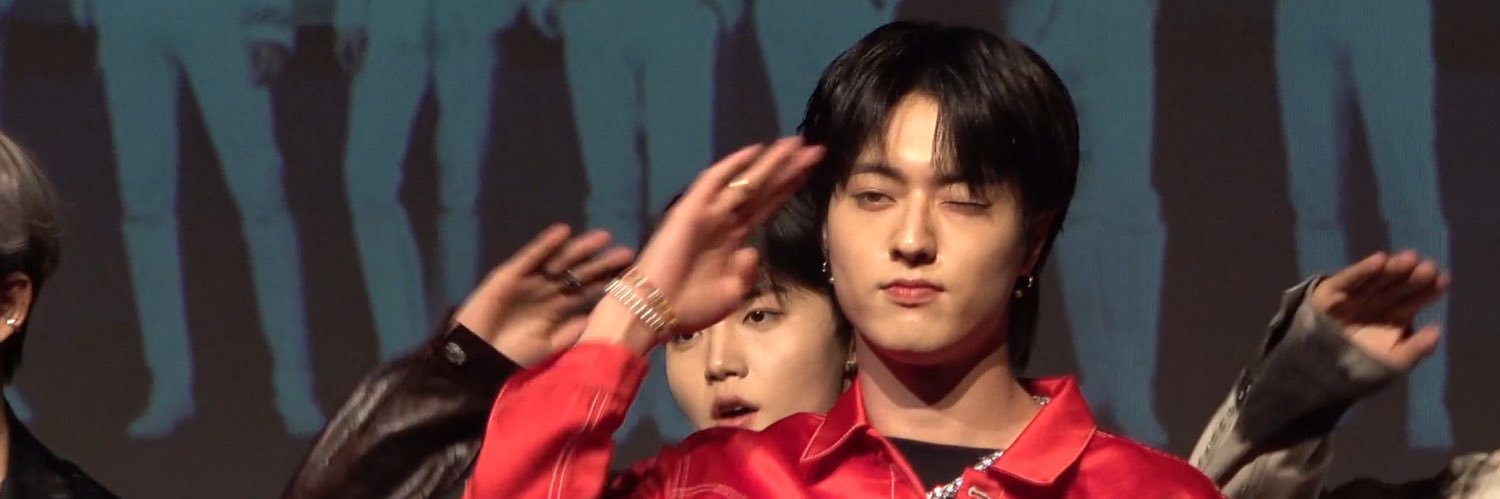 콜라루🦋's banner