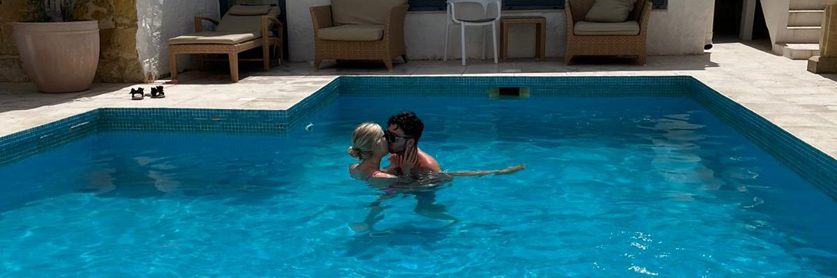 josh🌴's banner