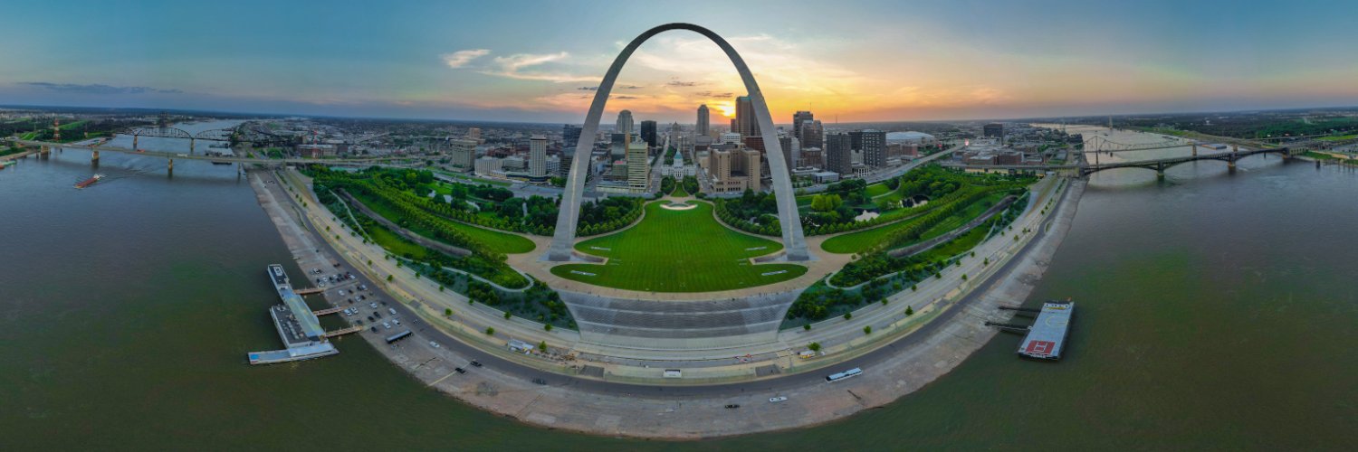 Gateway Arch's banner