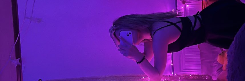 H O N E Y's banner