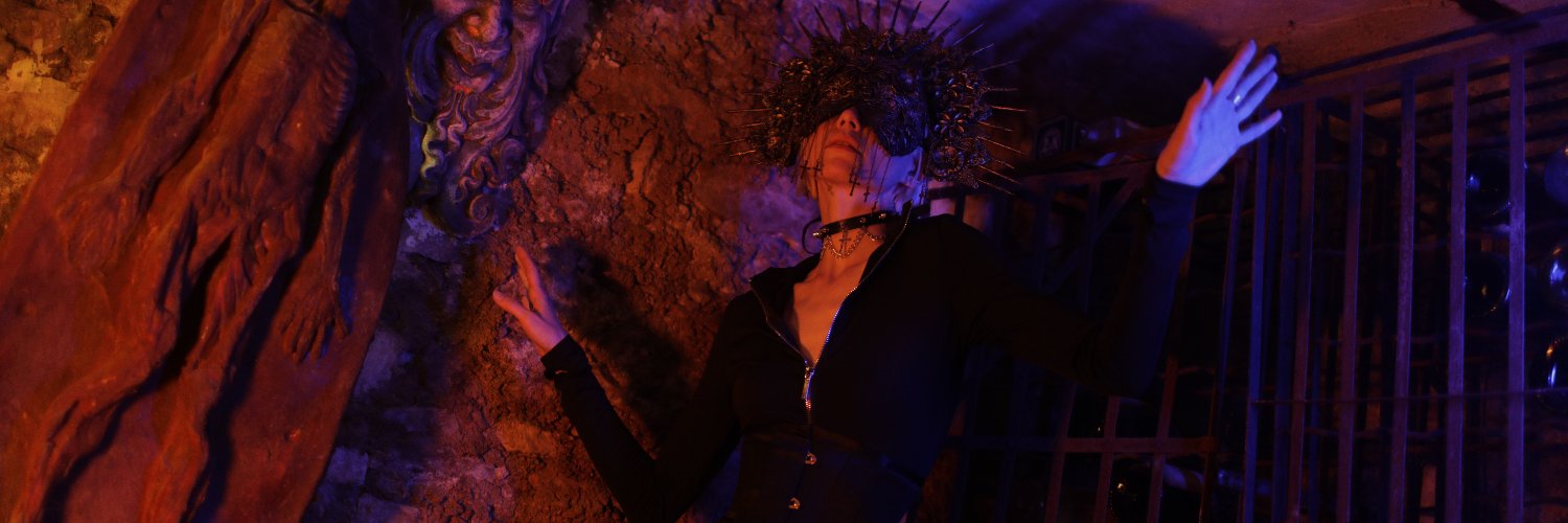 Madame Toska's banner