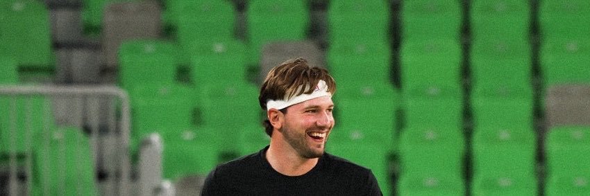 Showtime Luka's banner