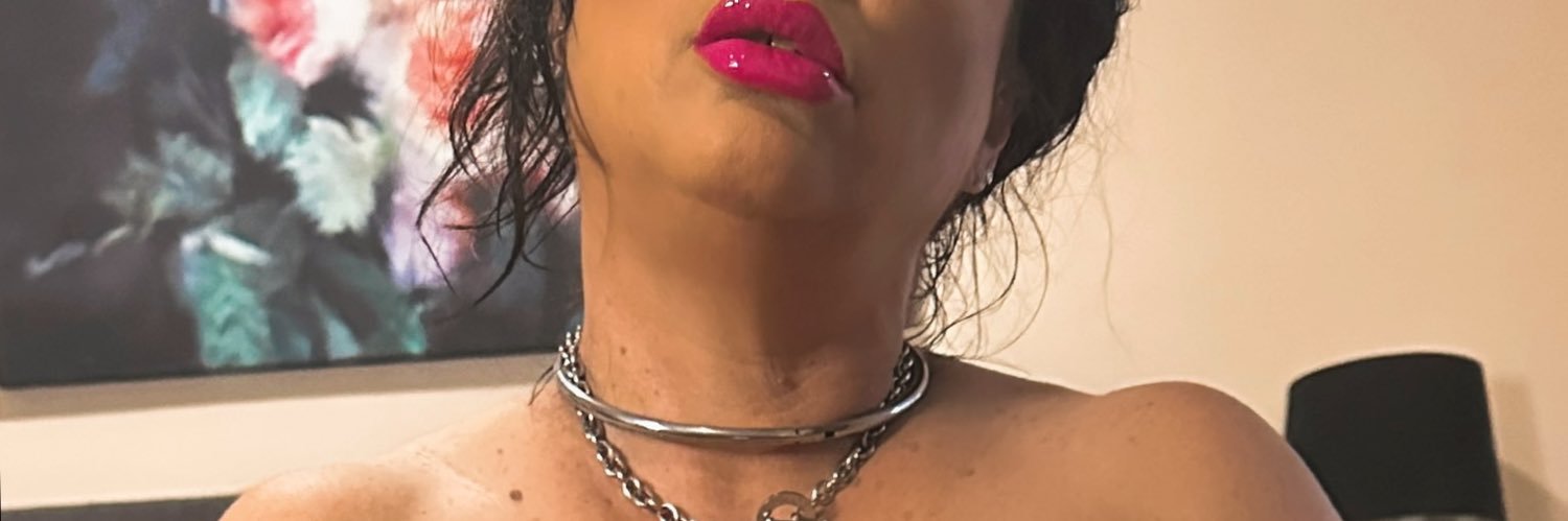 𝐓𝐡𝐞 𝐂𝐨𝐥𝐥𝐚𝐫𝐞𝐝 𝐖𝐢𝐟𝐞 🙇🏻‍♀️'s banner