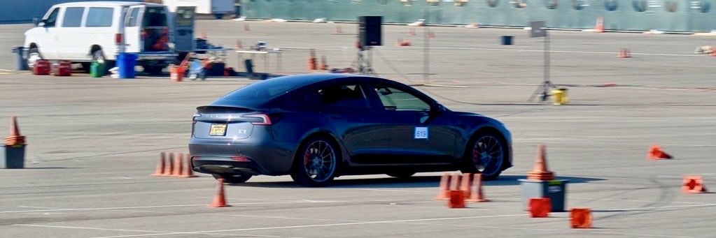 TeslaQuack🐤's banner