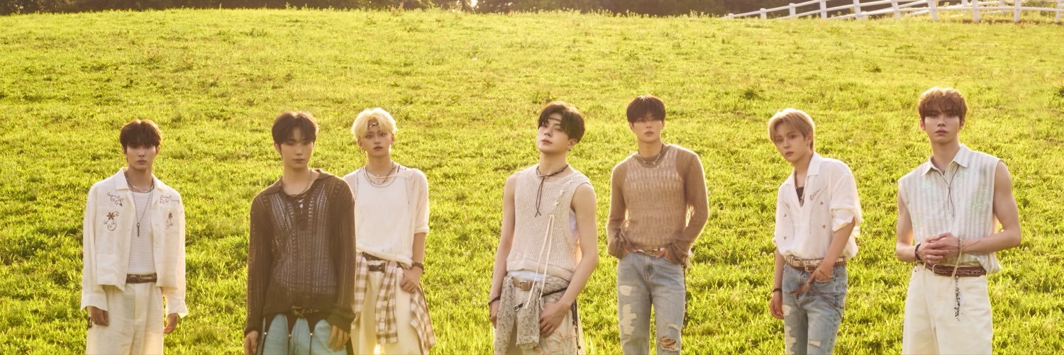 WHIB(휘브)'s banner