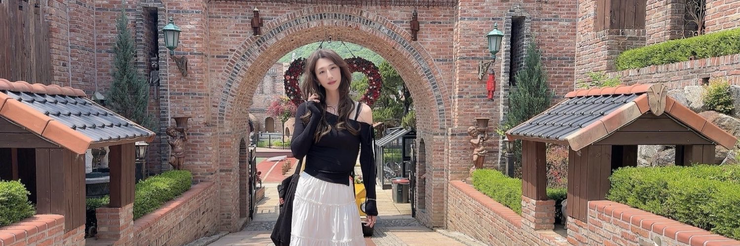 Hyein Lee's banner
