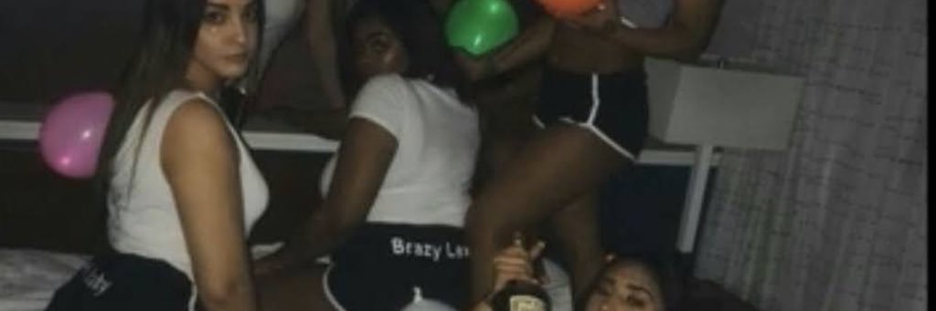 WeLuvCollegeHoes's banner