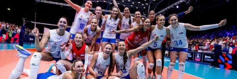 Adrielly 🇷🇸's banner